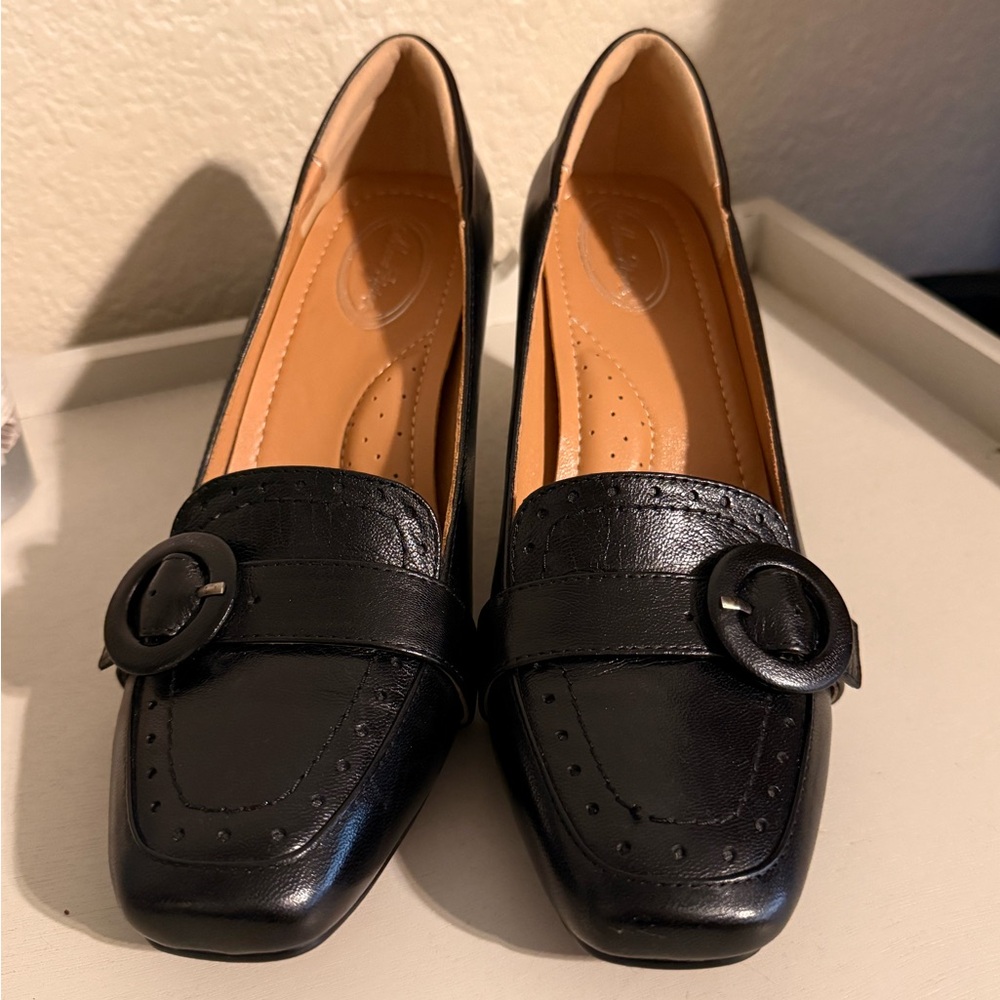 Chic Black Women's Heels with Buckle Detail